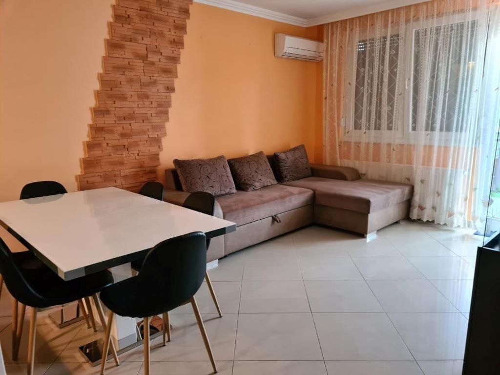 Plazs Apartman Siofok Ngoại thất bức ảnh
